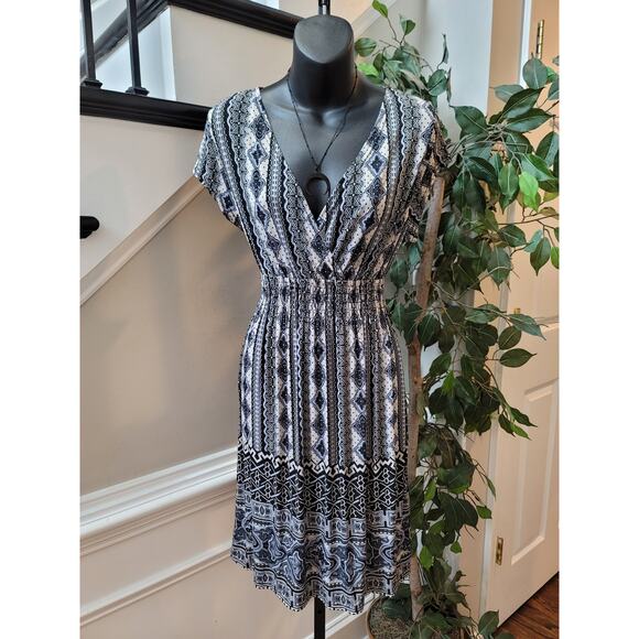 Cristinalove Dress Women Small Black White Printed V Neck Casual - Picture 1 of 11